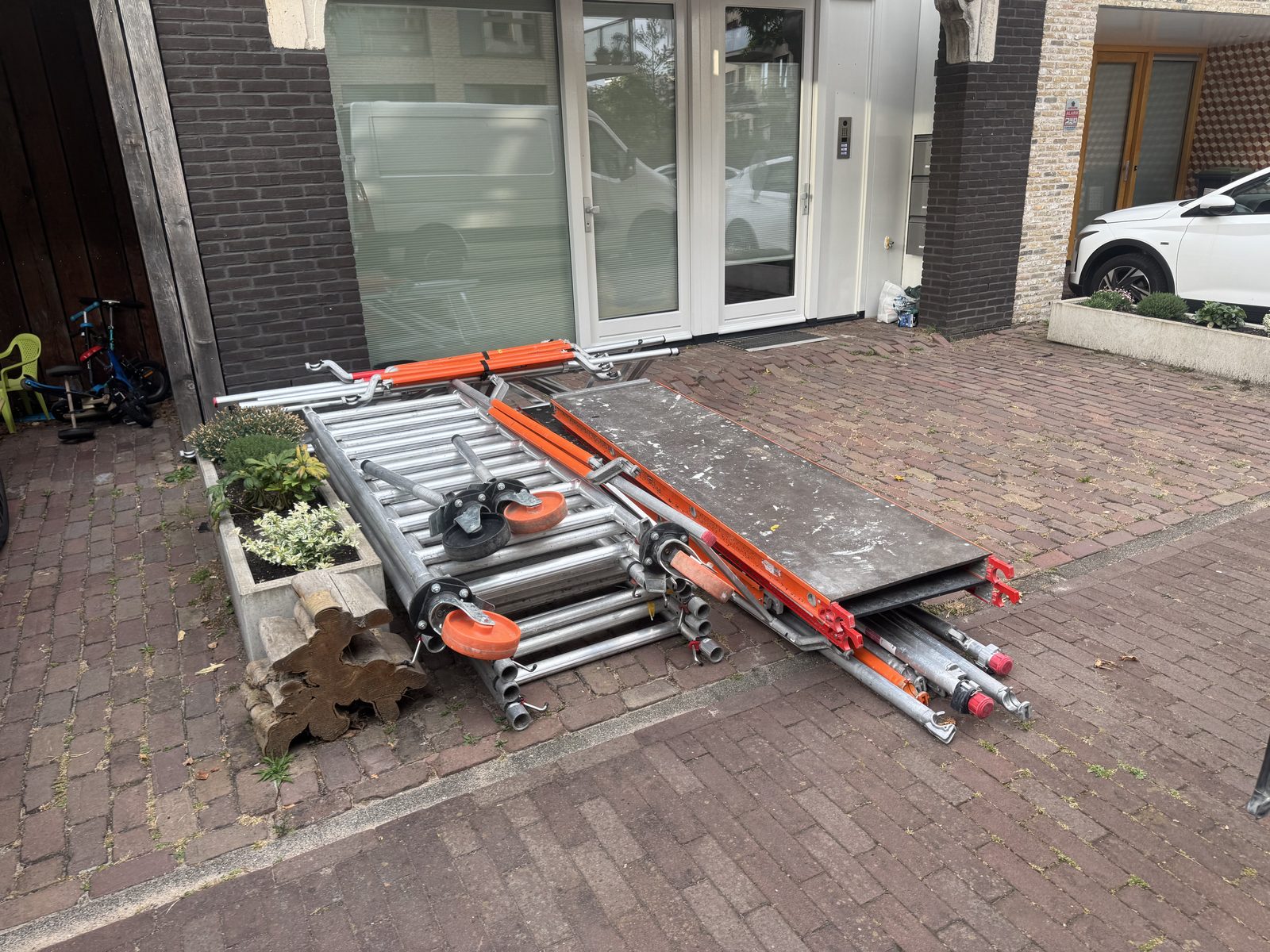 Steigeronderdelen van Steigertaxi.nl, geschikt voor een werkhoogte van 10 meter